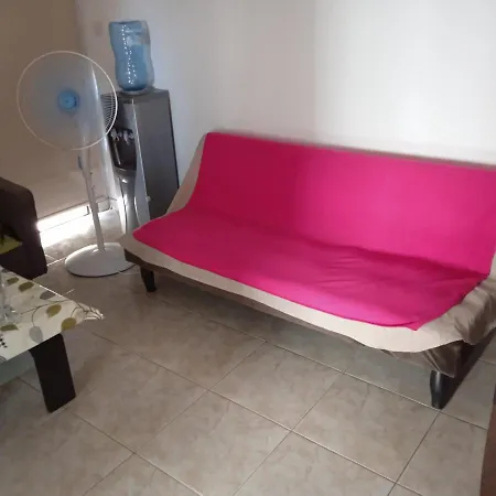 2 Bedroom In Location In